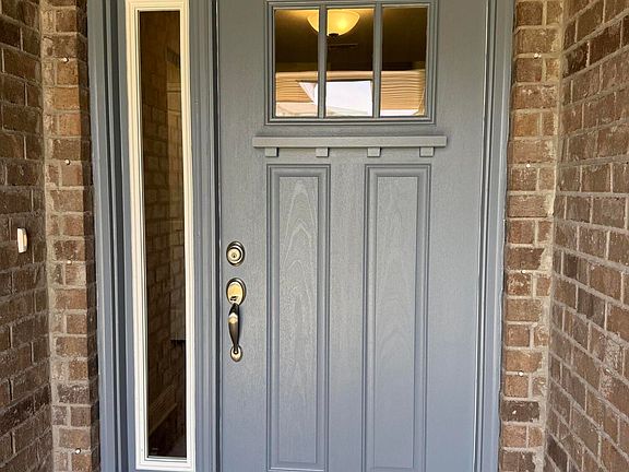 3rd image of 194 Ridgeway Cir