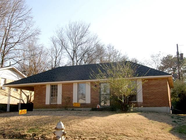 2nd image of 2269 Theda Ave