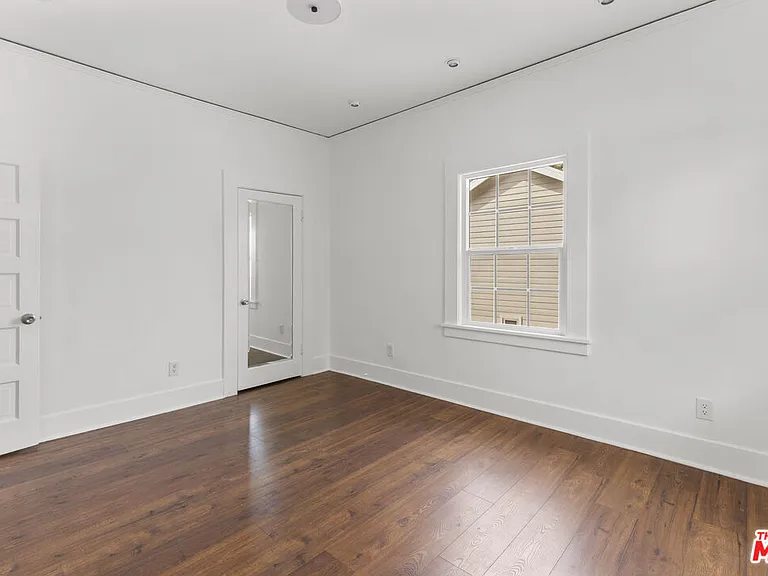 135 S Dillon St — Photo 16
