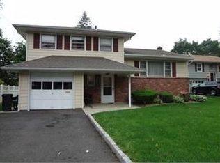 2277 Sunrise Ct, Scotch Plains, NJ 07076