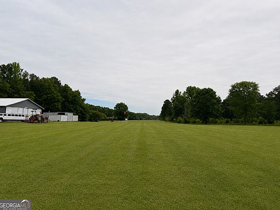 3rd image of 3650 Spring Valley Dr