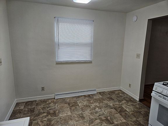 3rd image of 125 29th St NE #123