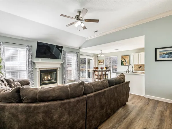 520 Tumbleweed St, Lowell, AR 72745