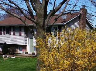 32 Hamilton Rd, Boiling Springs, PA 17007