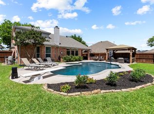 7800 Woodhaven Dr, North Richland Hills, TX 76182