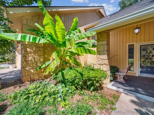 6303 E 98th Pl, Tulsa, OK 74137