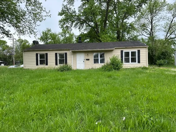 21 Westwood Dr, Cahokia, IL 62206