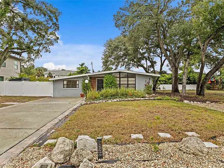 2407 S Lois Ave — Photo 49