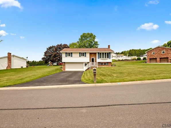 129 Berkey Dr, Johnstown, PA 15904
