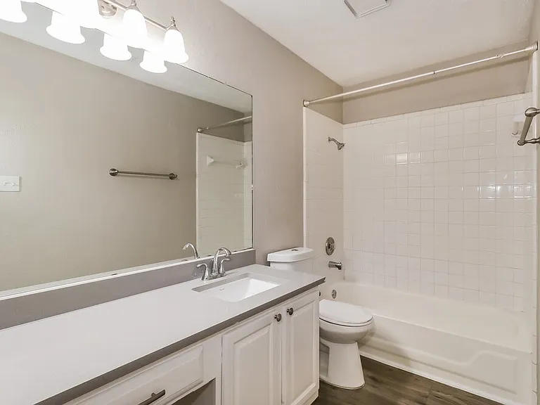 17116 Valley Glen Rd — Photo 16