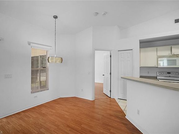 5th image of 524 Bethany Village CIR