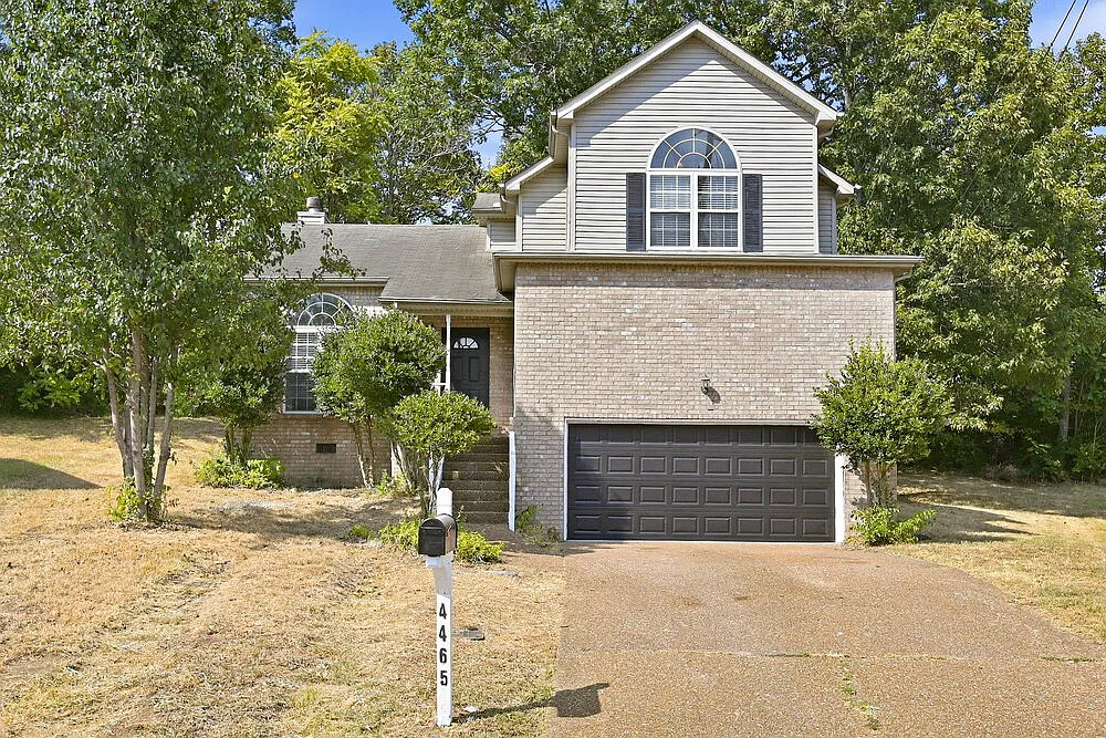 3 bed, 2.5 bath, 1688 sqft, $2,195 — Photo 1