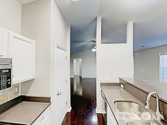 4th image of 548 Lake Way