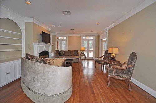 3rd image of 104 Pepperwood St