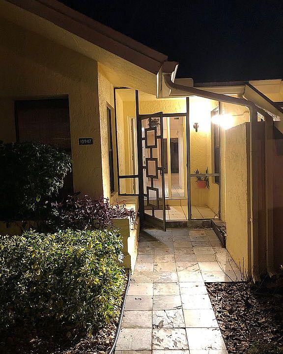 Front Entrance with Lights