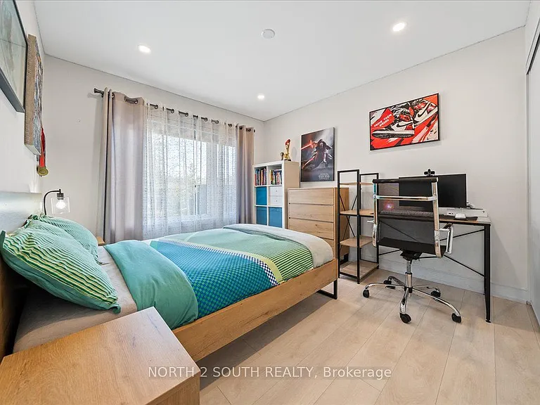 118 Berkely St — Photo 33