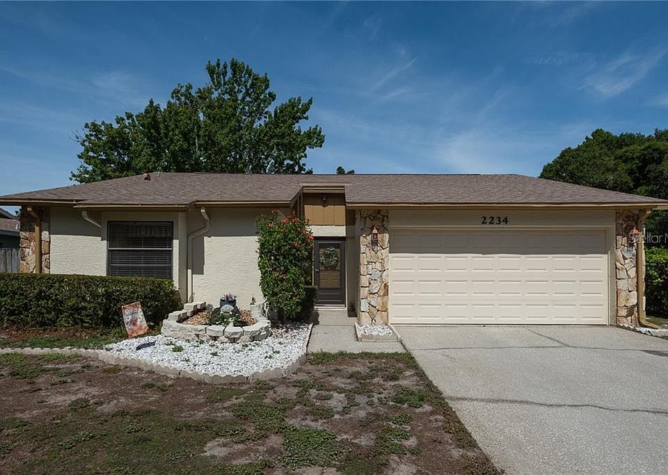 1st image of 2234 Cypress Point Dr E