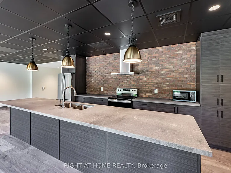 121 Mary St #321 — Photo 31
