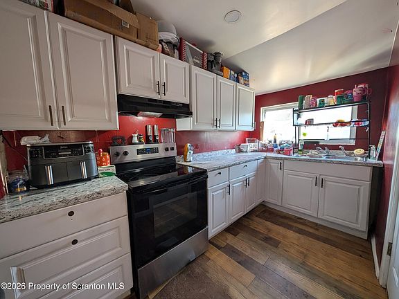 4th image of 2402 N Main Ave