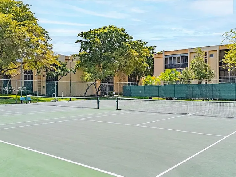 TENNIS