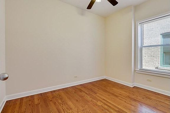 3rd image of 853 W Cornelia Ave #3WMB