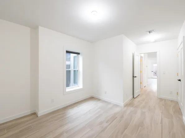 340 Randolph Avenue image 5 of 10