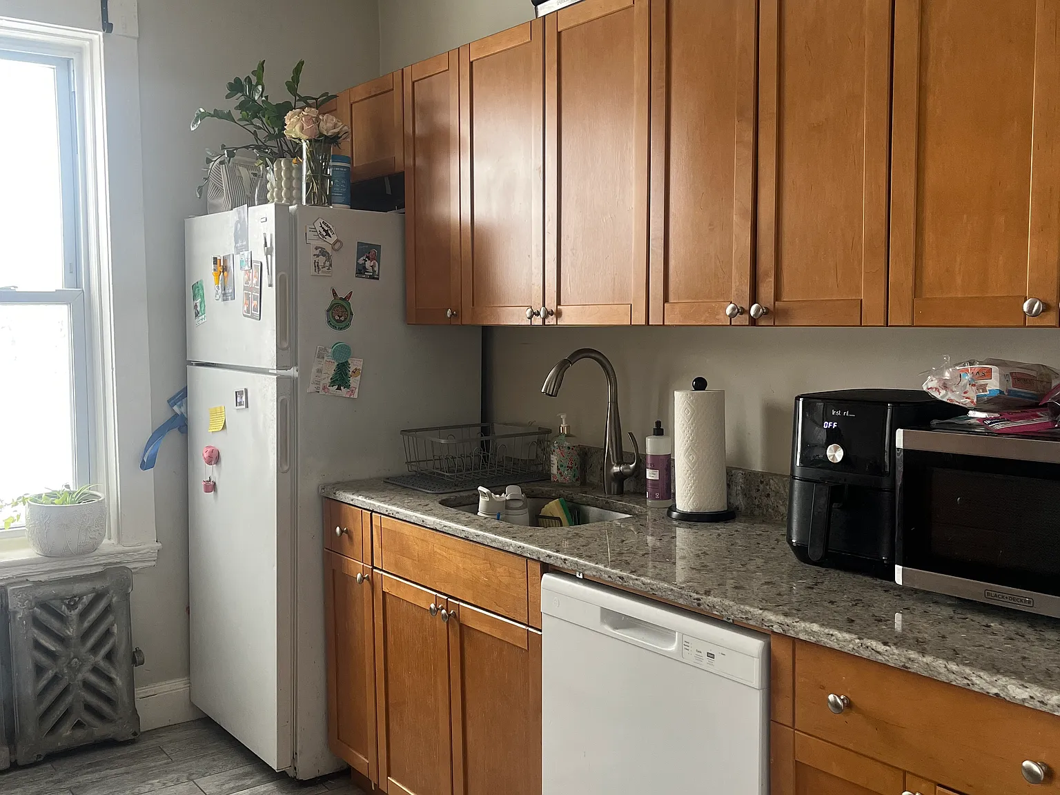 3 bed, $4,575 — Photo 1