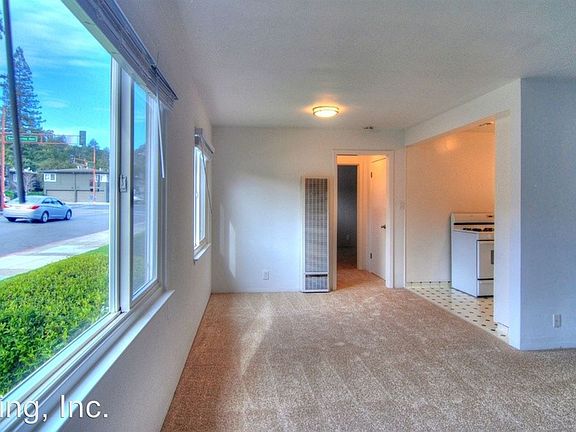 5th image of 1549 San Carlos Ave APT 11
