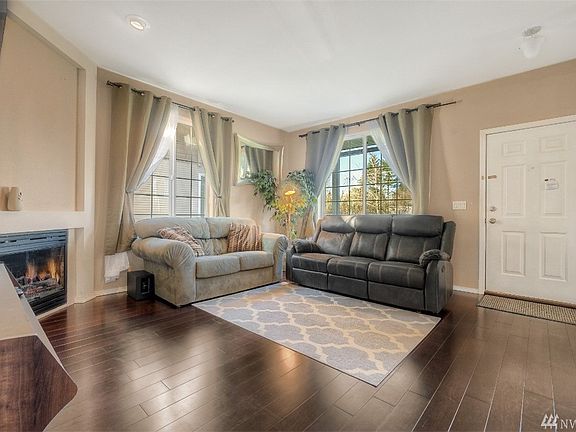 2nd image of 1002 9th Ave SE APT A202
