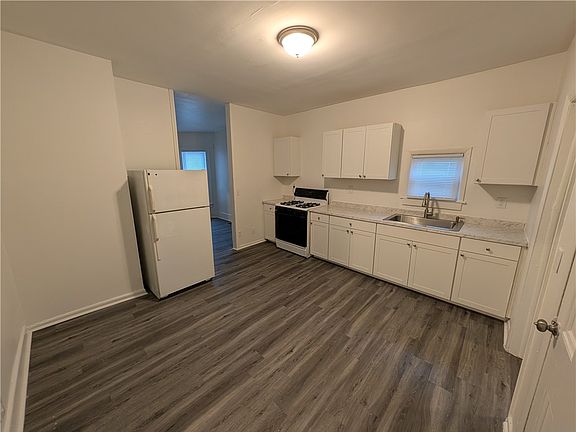 4th image of 196 Kenwood Ave