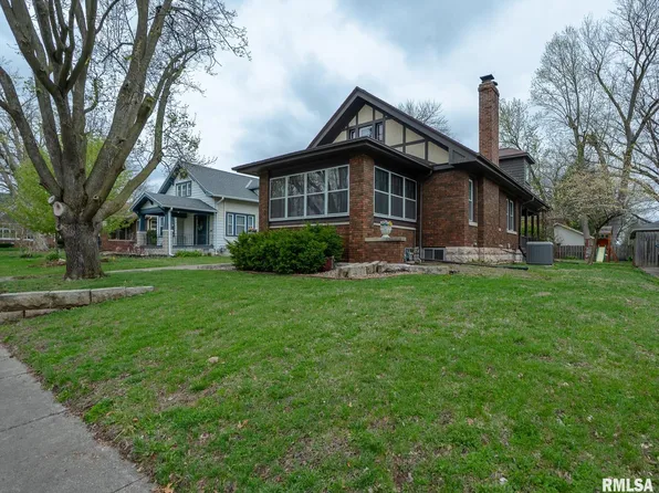 2005 Grove Ave, Quincy, IL 62301