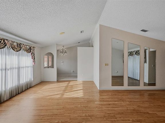 5th image of 3732 Surrey Ln