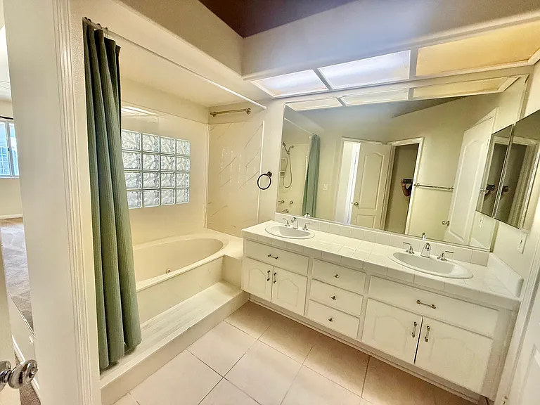 303 Calle Moreno — Photo 13