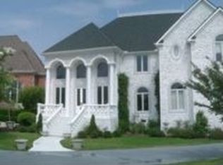 303 Lake Point Dr, Gadsden, AL 35901