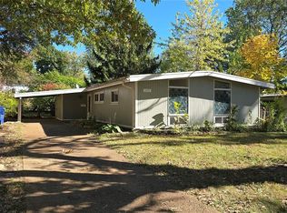 1030 Robinwood Dr, Florissant, MO 63033