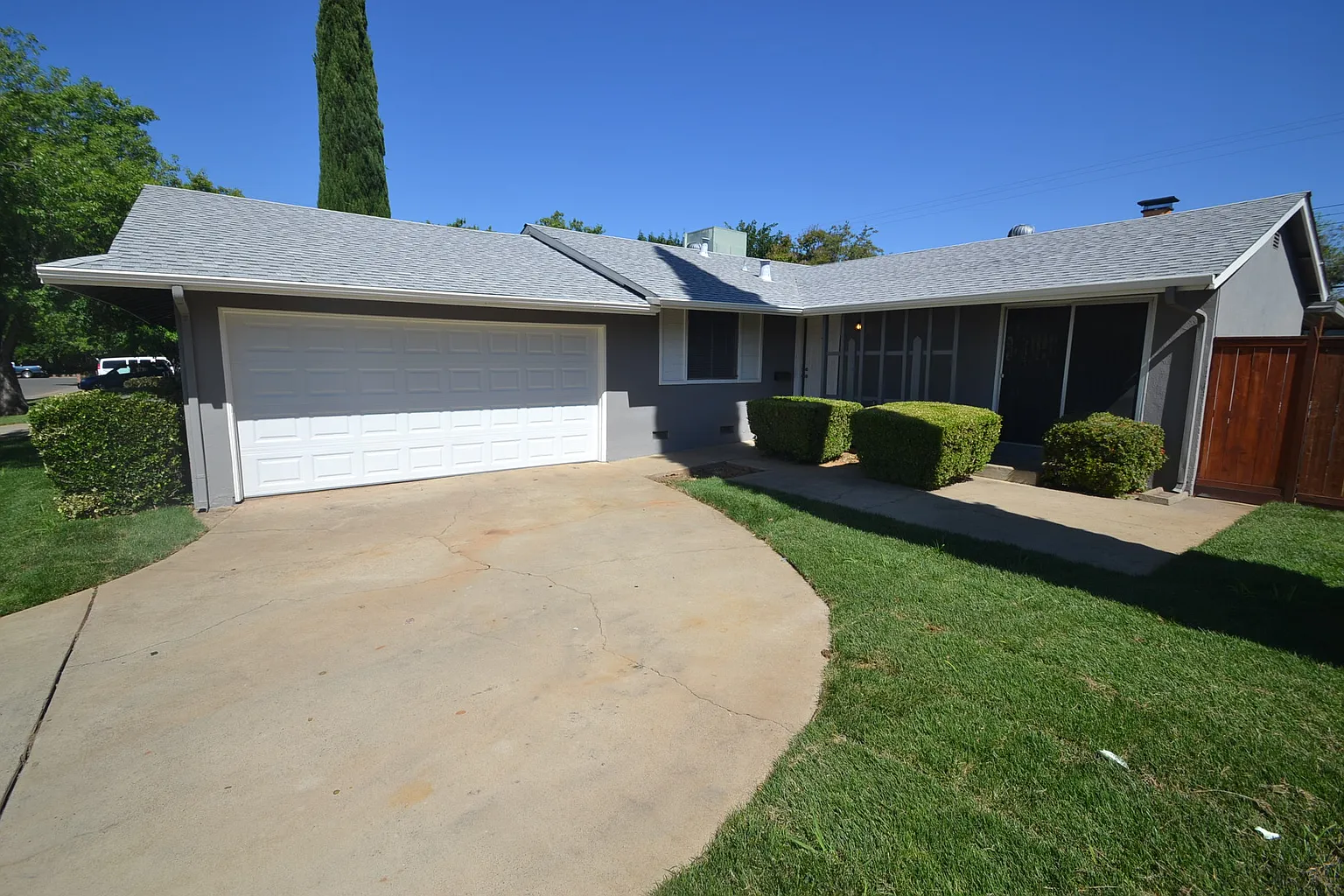 2942 Winchester Way photo 1