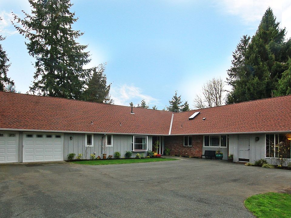 5 Bedrooms, 2 "Flex Rooms"