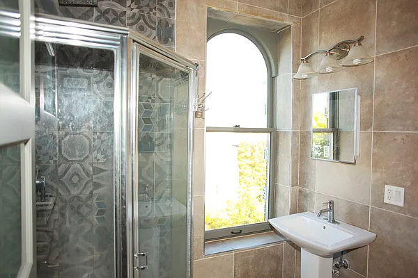 Rented by Brooklyn Group | media 41