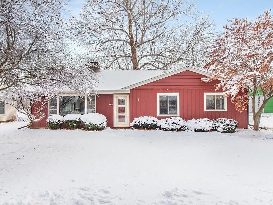 1st image of 1114 E Parkside Ln