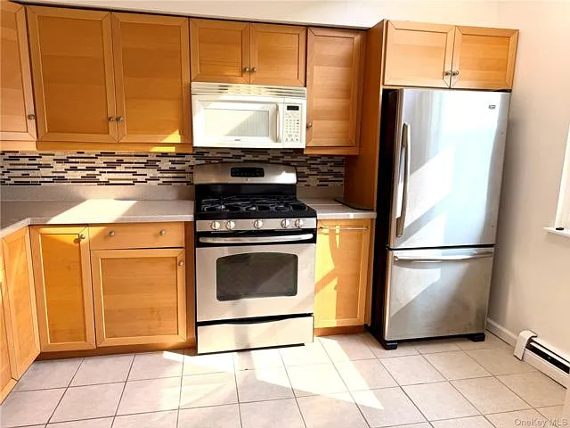 209 Everett Pl — Photo 2