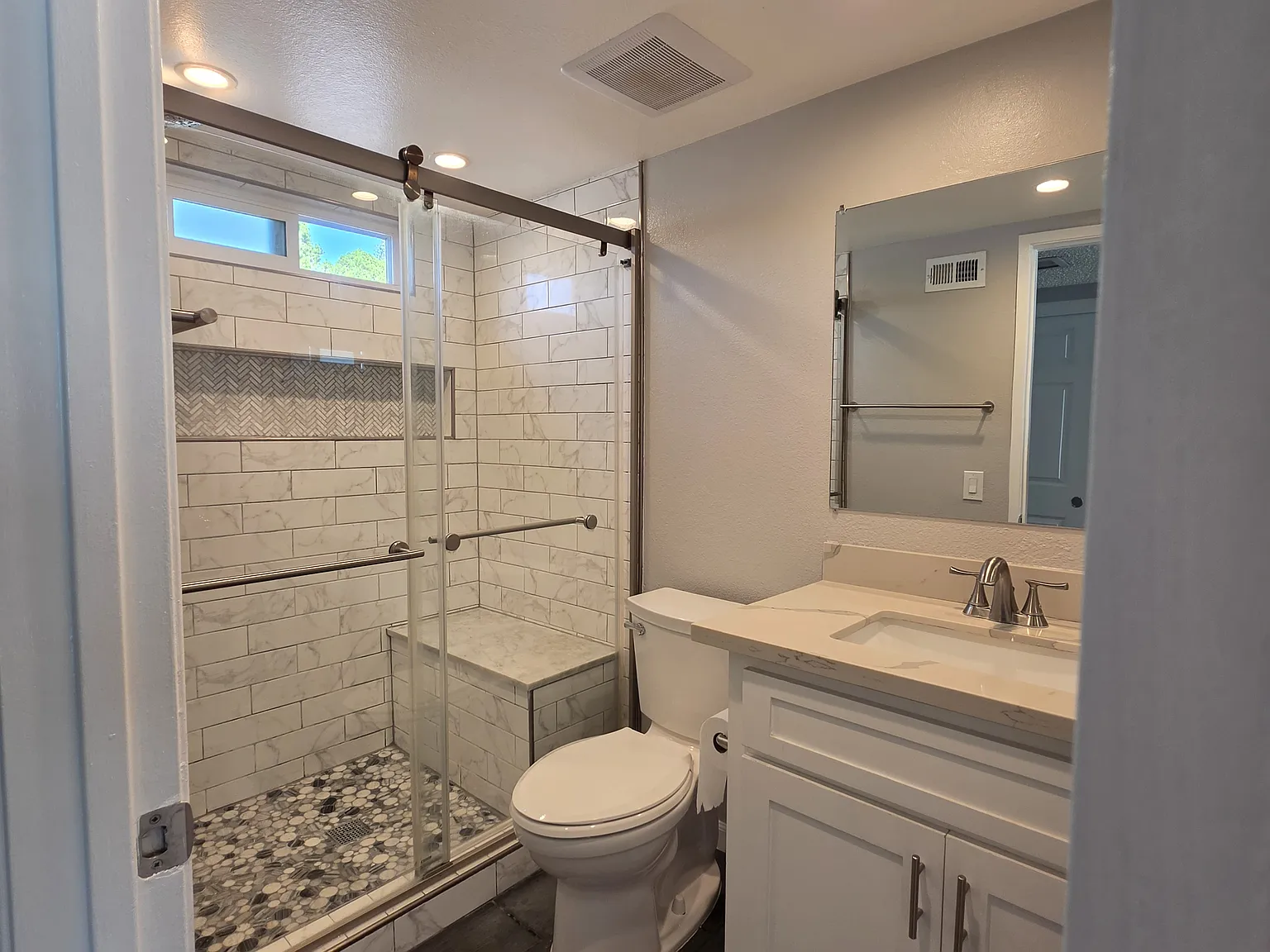 Aero Ln, Riverside — Photo 4
