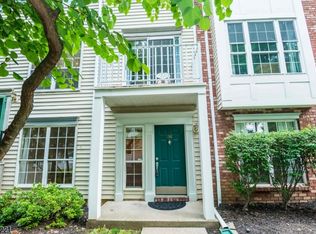 138 Sapphire Ln #534, Franklin Park, NJ 08823