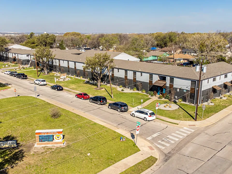 1809 on Cox Apartments