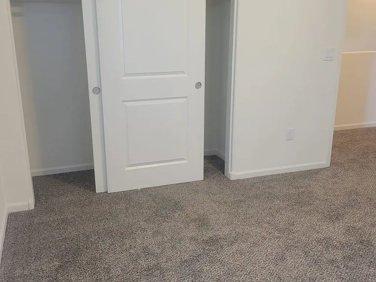 1741 W Pollack St — Photo 13