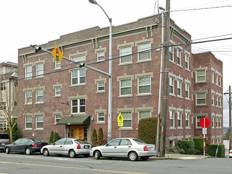 Woodland Arms — Photo 2