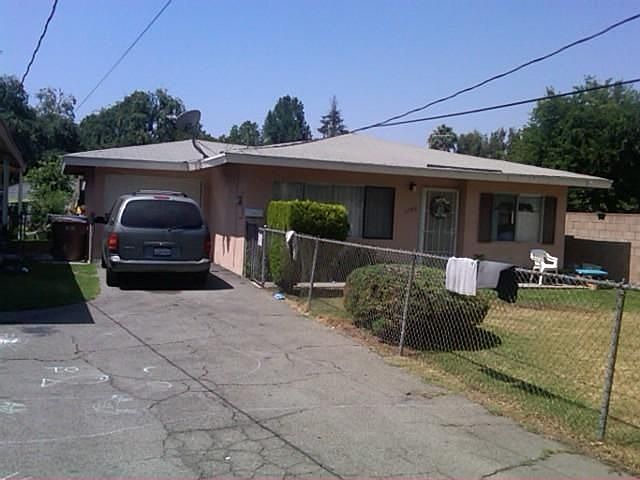 2nd image of 11708 Hemlock St