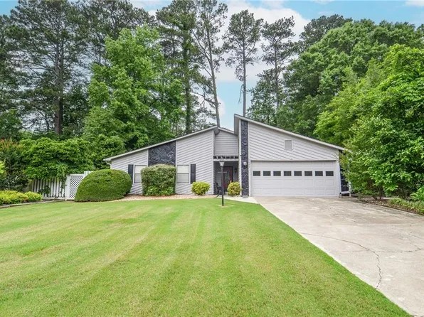 5697 Brooklyn Ln, Norcross, GA 30093