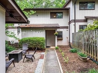 3932 Wendy Ln #9C2, Raleigh, NC 27606