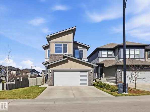 8420 Cushing Ct SW, Edmonton, AB T6W 3L3