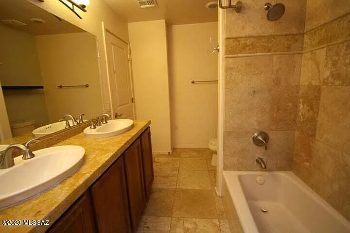 2010 E River Rd #101 — Photo 9